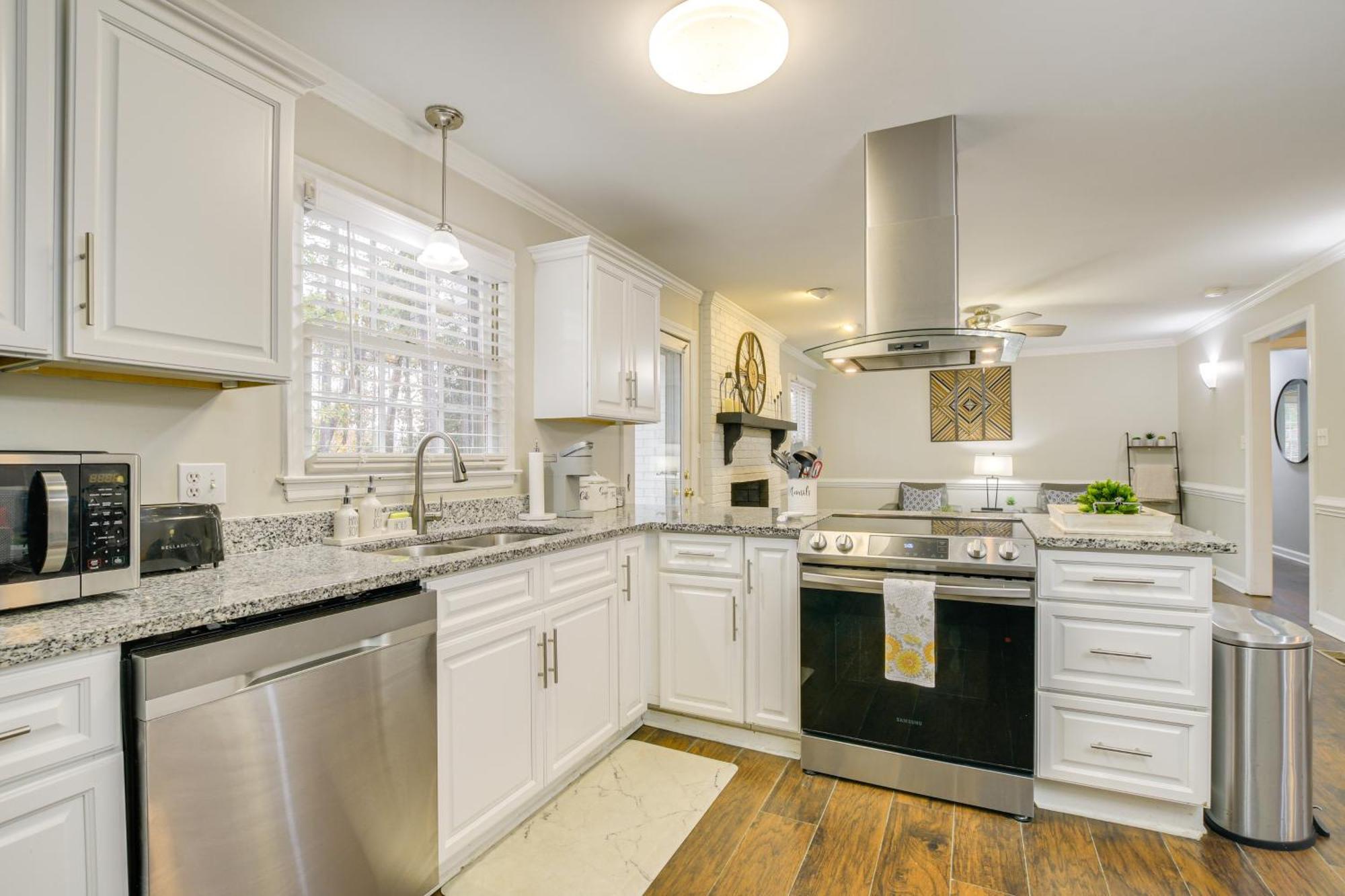 Serene Family Home With Deck In Knightdale! Exterior foto